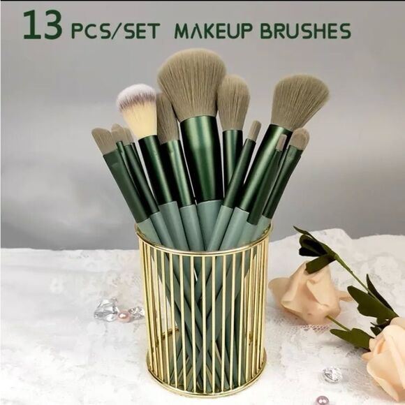 Makeup Brush Kit 13 Brushes with Velour Pouch - Picture 1 of 7